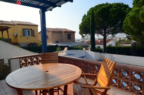 Outdoor dining - HOUSE PUIG 3D (L'Escala)