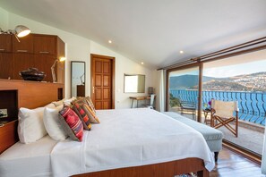 3 bedrooms, in-room safe, iron/ironing board, travel cot - Luxury sea front Villa with prestigious location. (Kalkan Antalya)
