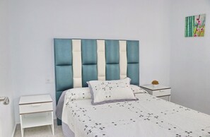 3 bedrooms, iron/ironing board, WiFi, bed sheets