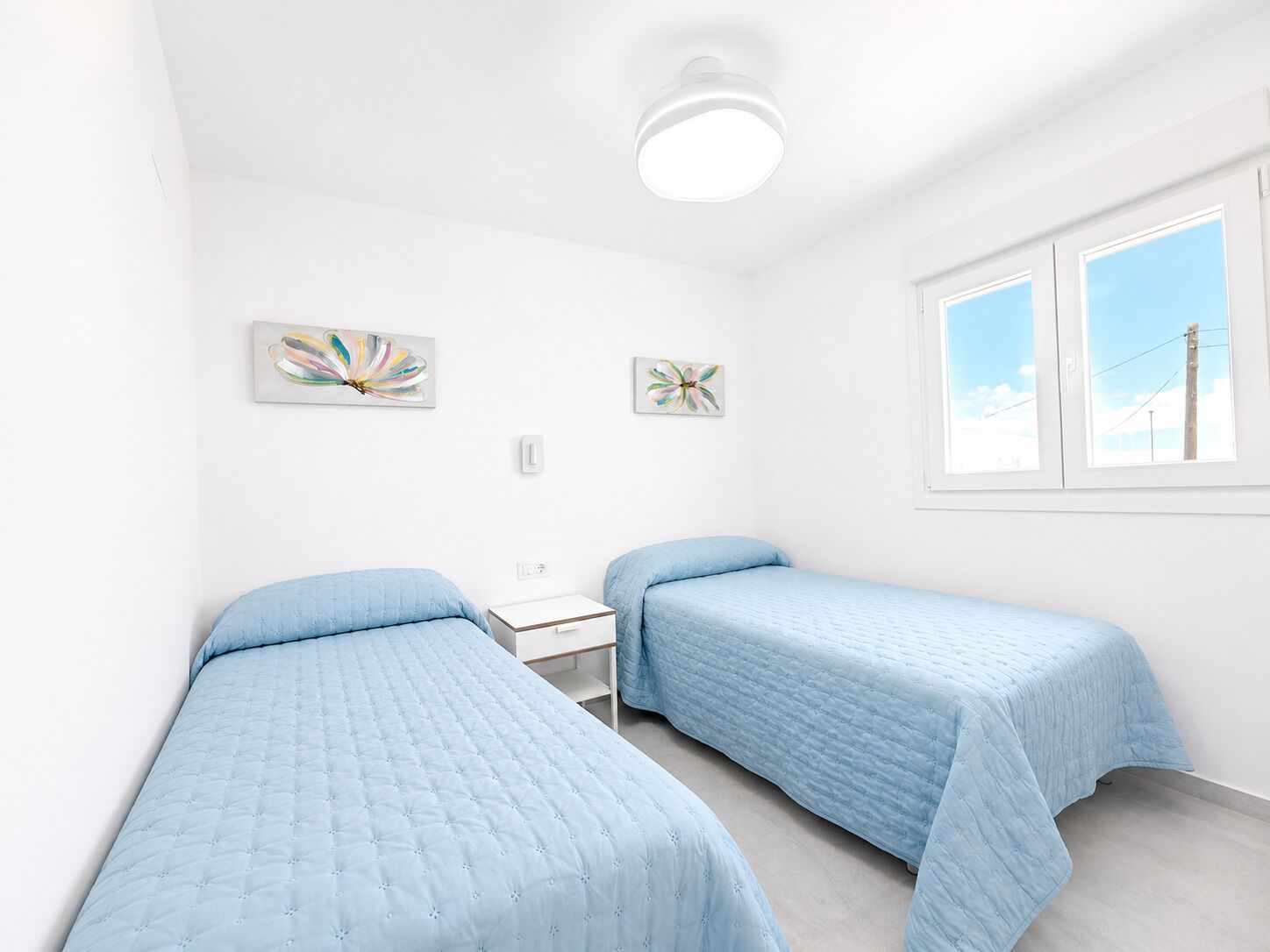 3 chambres, fer et planche à repasser, Wi-Fi, draps fournis