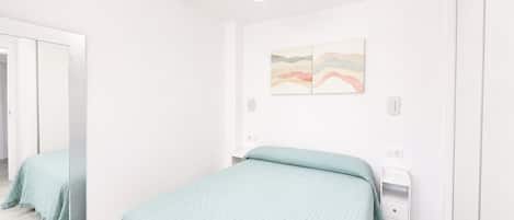 3 dormitorios, tabla de planchar con plancha, wifi y ropa de cama