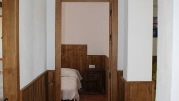 2 slaapkamers, een strijkplank/strijkijzer, wifi, beddengoed
