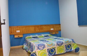 2 bedrooms, iron/ironing board, bed sheets - 5 person rural villa with private pool (CONIL DE LA FRONTERA)