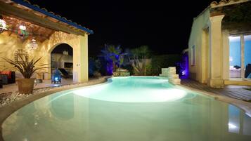 Piscine extérieure, piscine chauffée