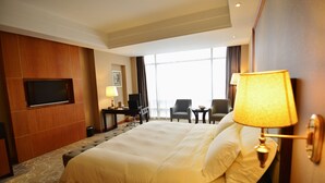 Deluxe King Room | Premium bedding, minibar, in-room safe, desk - Nanhai Jiayi International Hotel (Foshan)