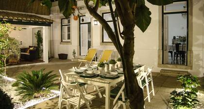 Refurbished Old House (2017) with Garden in Santa Catarina