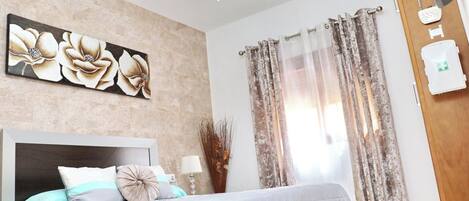 1 bedroom, WiFi, bed sheets