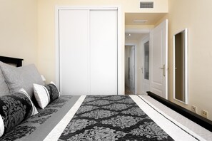 2 soverom, strykejern/-brett, wi-fi og sengetøy