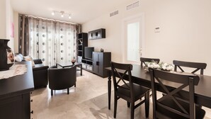 Dining - Holiday Rental Apartment with wifi (Marbella)