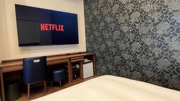 Royal Twin Room with Private Open Air Bath, Non Smoking | Down comforters, desk, laptop workspace, blackout drapes