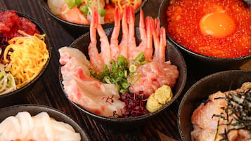 Tägliches Frühstücksbuffet (2500 JPY pro Person)