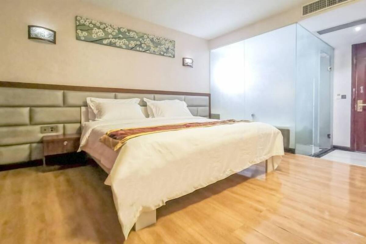 In-room safe, desk, blackout drapes, WiFi (free)