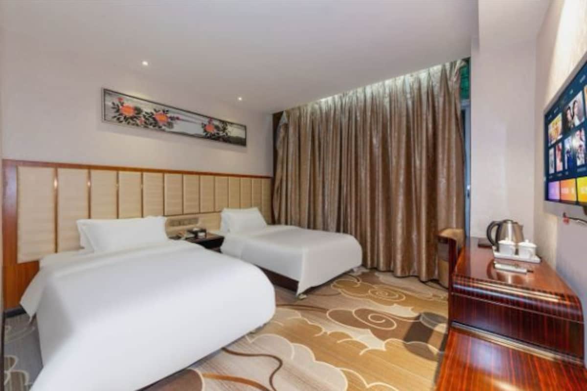 2-bed Room