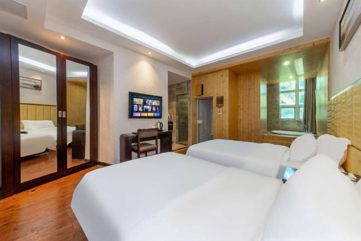 In-room safe, desk, blackout drapes, WiFi (free)