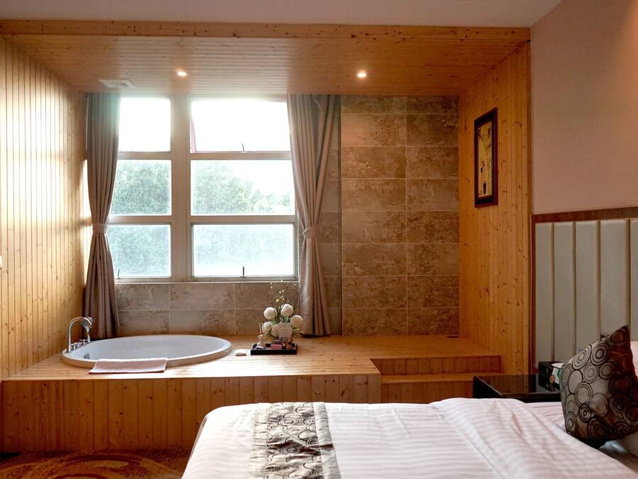 In-room safe, desk, blackout curtains, free WiFi