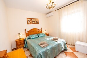 3 habitaciones, tabla de planchar con plancha y wifi gratis 