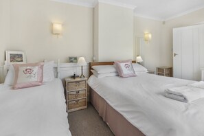 2 slaapkamers, een strijkplank/strijkijzer, wifi, beddengoed