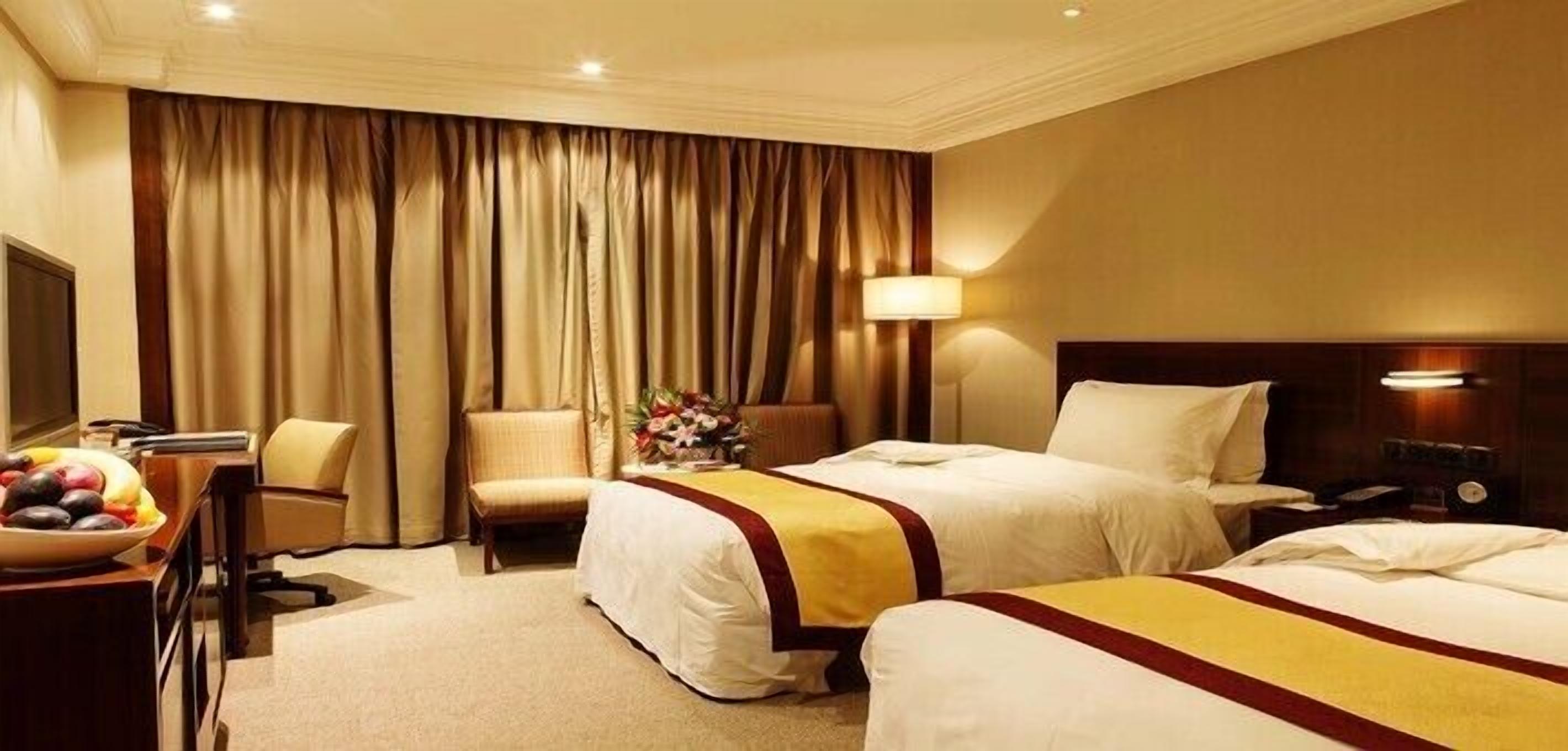 minibar, in-room safe, desk, blackout curtains