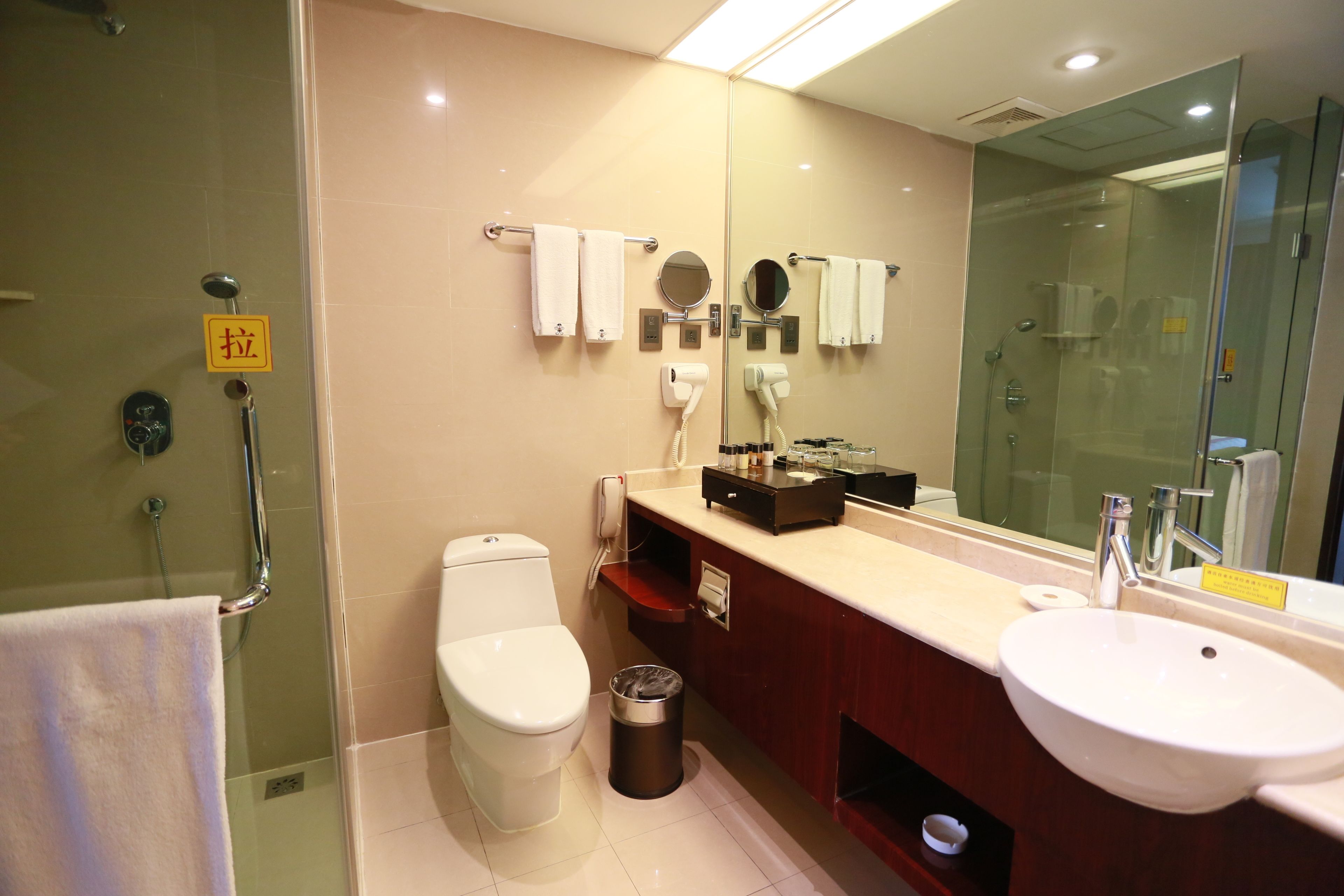 deluxe room, 1 bedroom, accessible, private bathroom | bathroom shower