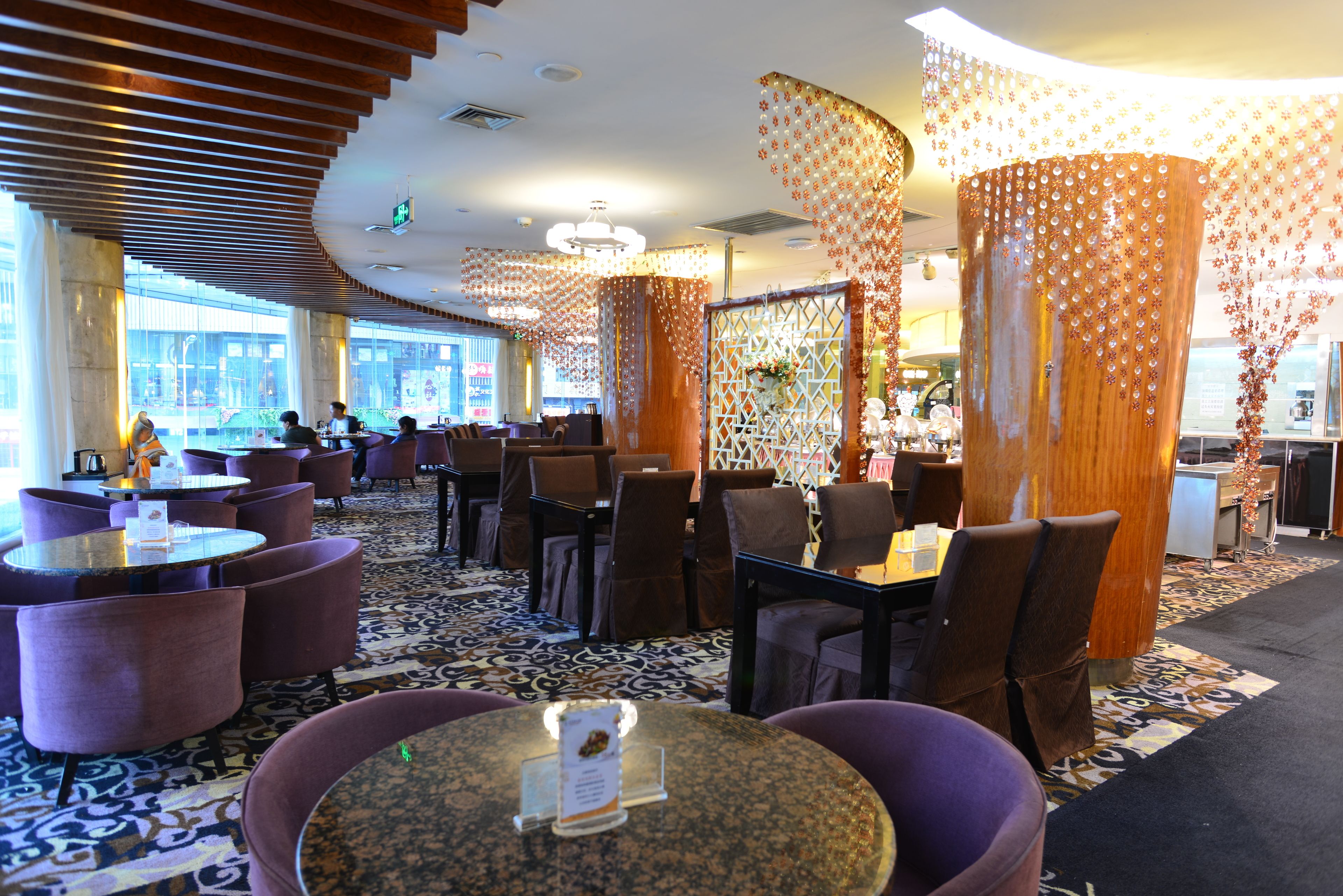 2 restaurants, breakfast, lunch, dinner served; chinese cuisine