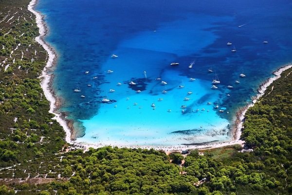 Nearby beaches