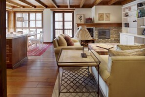 Televisie en een open haard