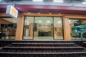 Property entrance - The Moon Night Hotel (Bangkok)