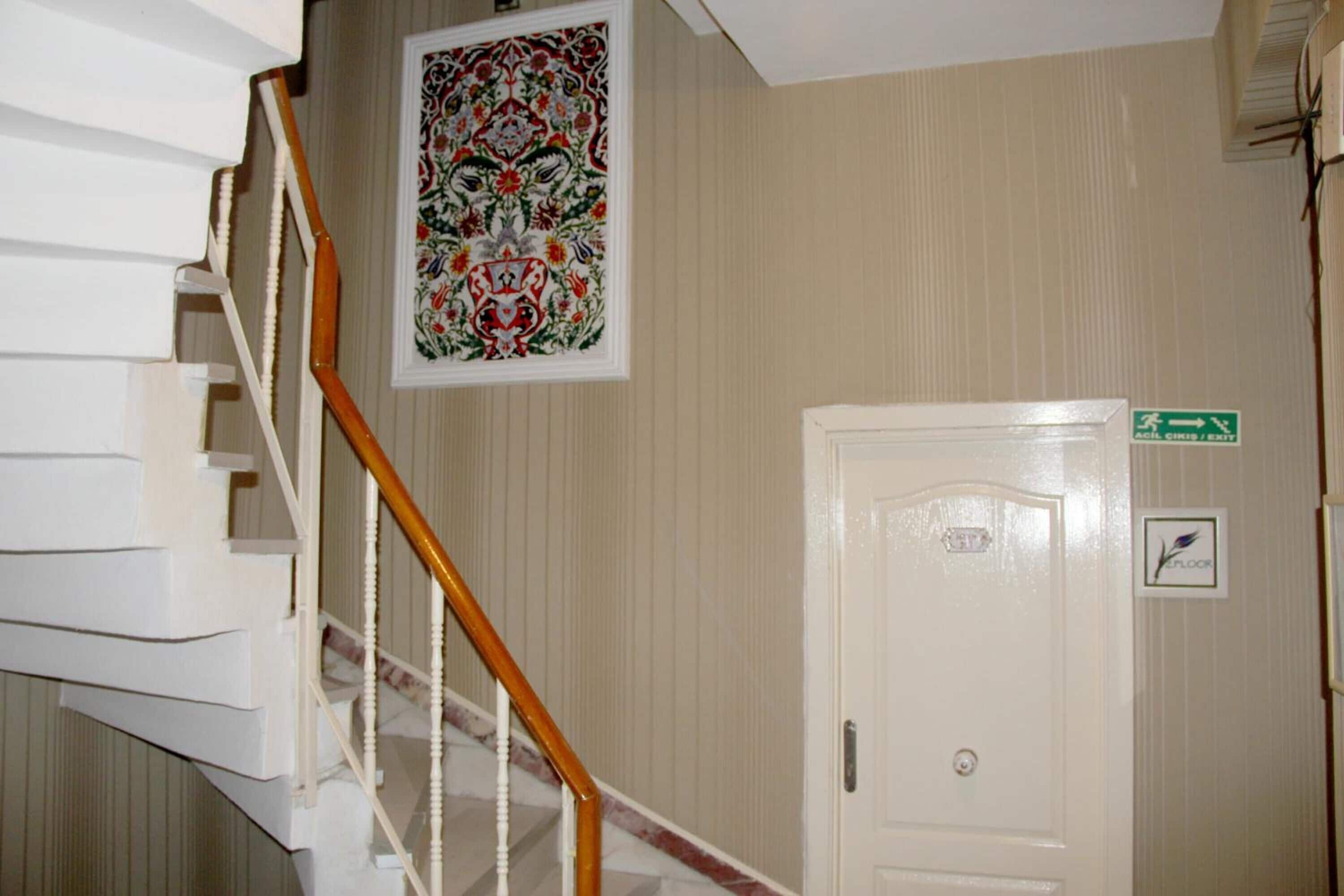 Photo - Divas Silver