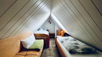 2 slaapkamers, een bureau, reisbedje, wifi