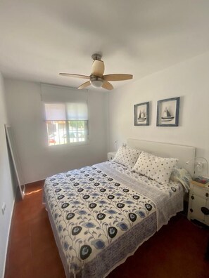 2 bedrooms, bed sheets