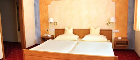 1 Schlafzimmer, Schreibtisch, Reisekinderbett, WLAN