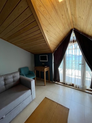 Deluxe Loft, 1 Queen Bed with Sofa bed, Non Smoking, Sea View | Living area | LCD TV - Veziroglu Apart (Datça)