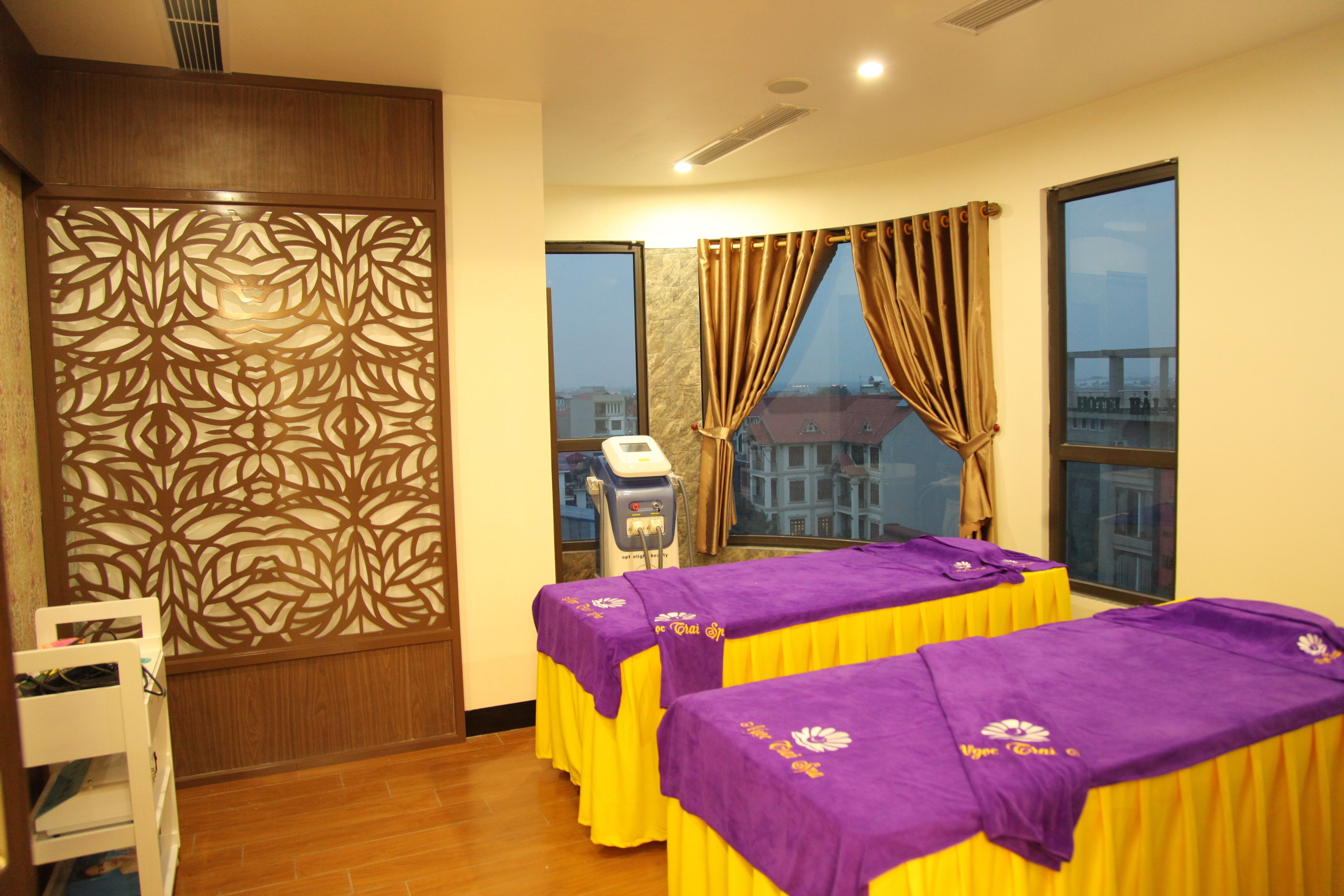 Behandelingskamers voor koppels, een sauna, lichaamsbehandelingen