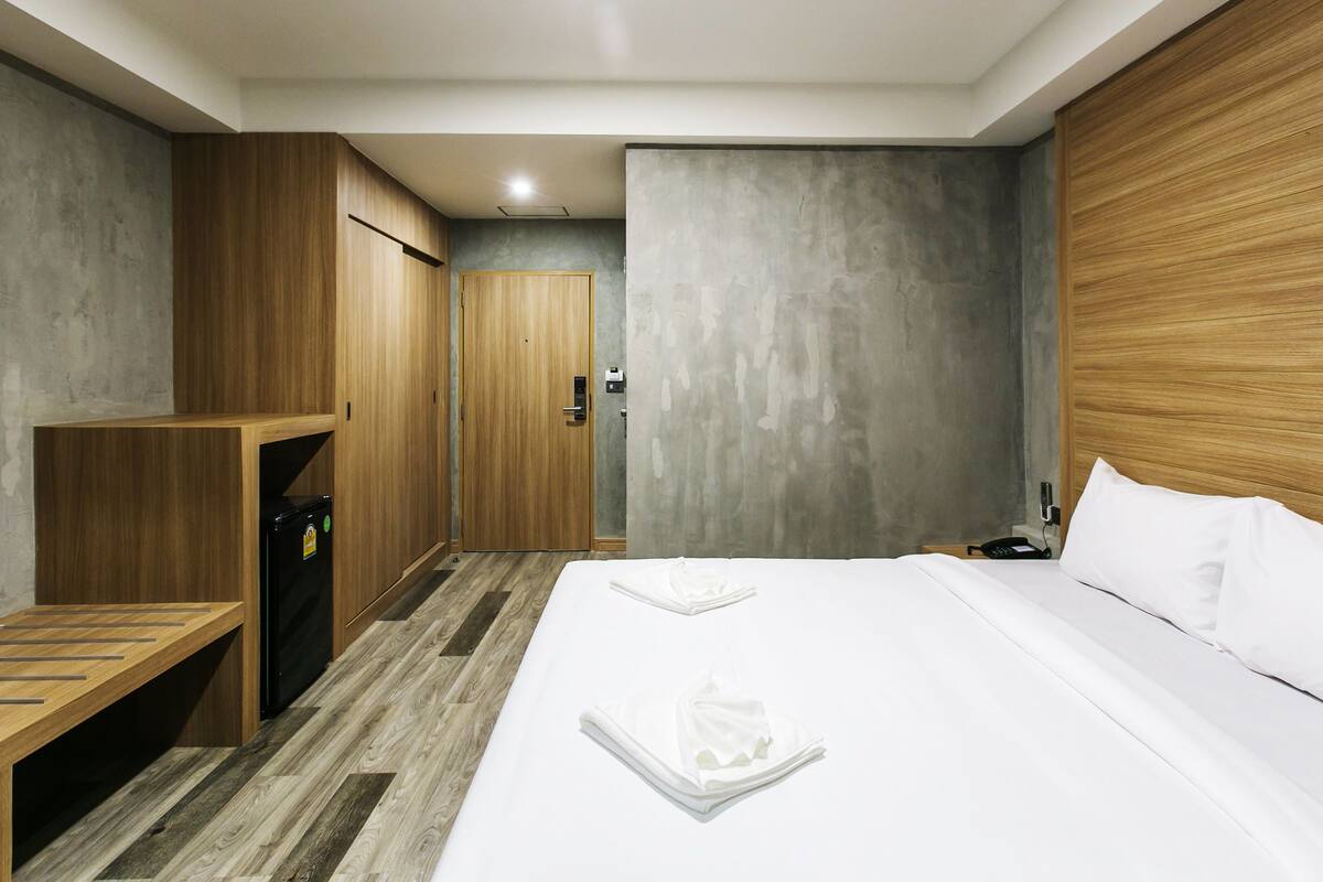 In-room safe, free WiFi