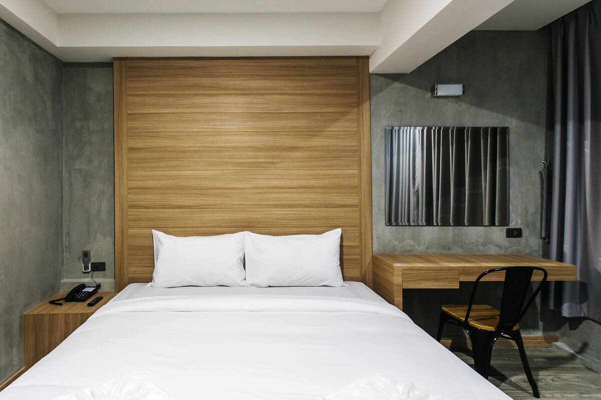 In-room safe, free WiFi