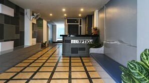 Reception - McCoy Beach Jomtien Pattaya - Hostel (Pattaya)