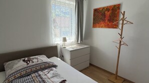 2 Schlafzimmer, Reisekinderbett, kostenloses WLAN, Bettwäsche