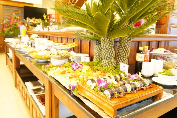 Free daily buffet breakfast