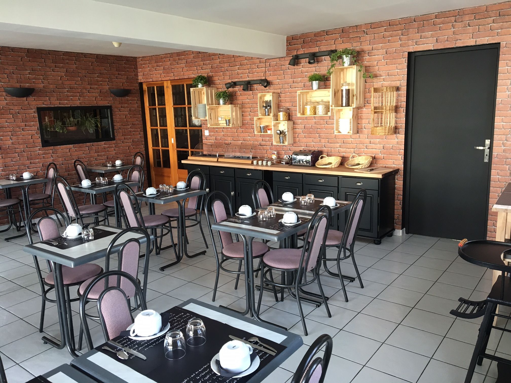 Desayuno buffet todos los días (EUR 9.00 por persona) 