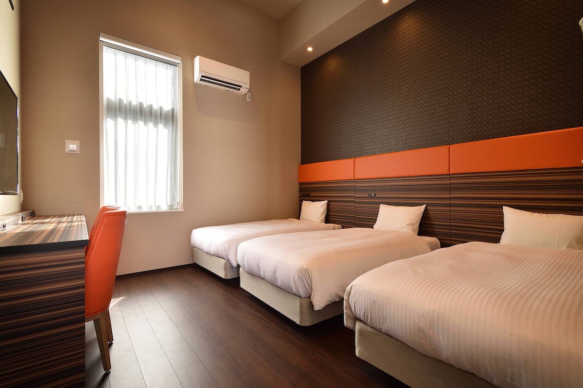 executive family room, non smoking | down duvets, desk, blackout curtains, free wifi