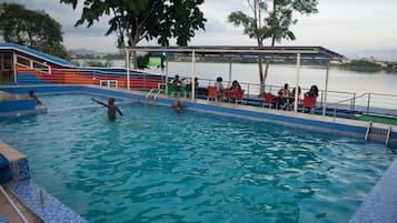 Udendørs pool
