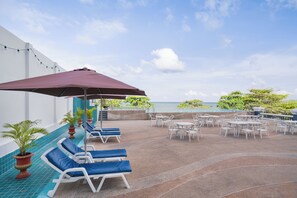 Outdoor pool - Jomtien Hisotel (Pattaya)