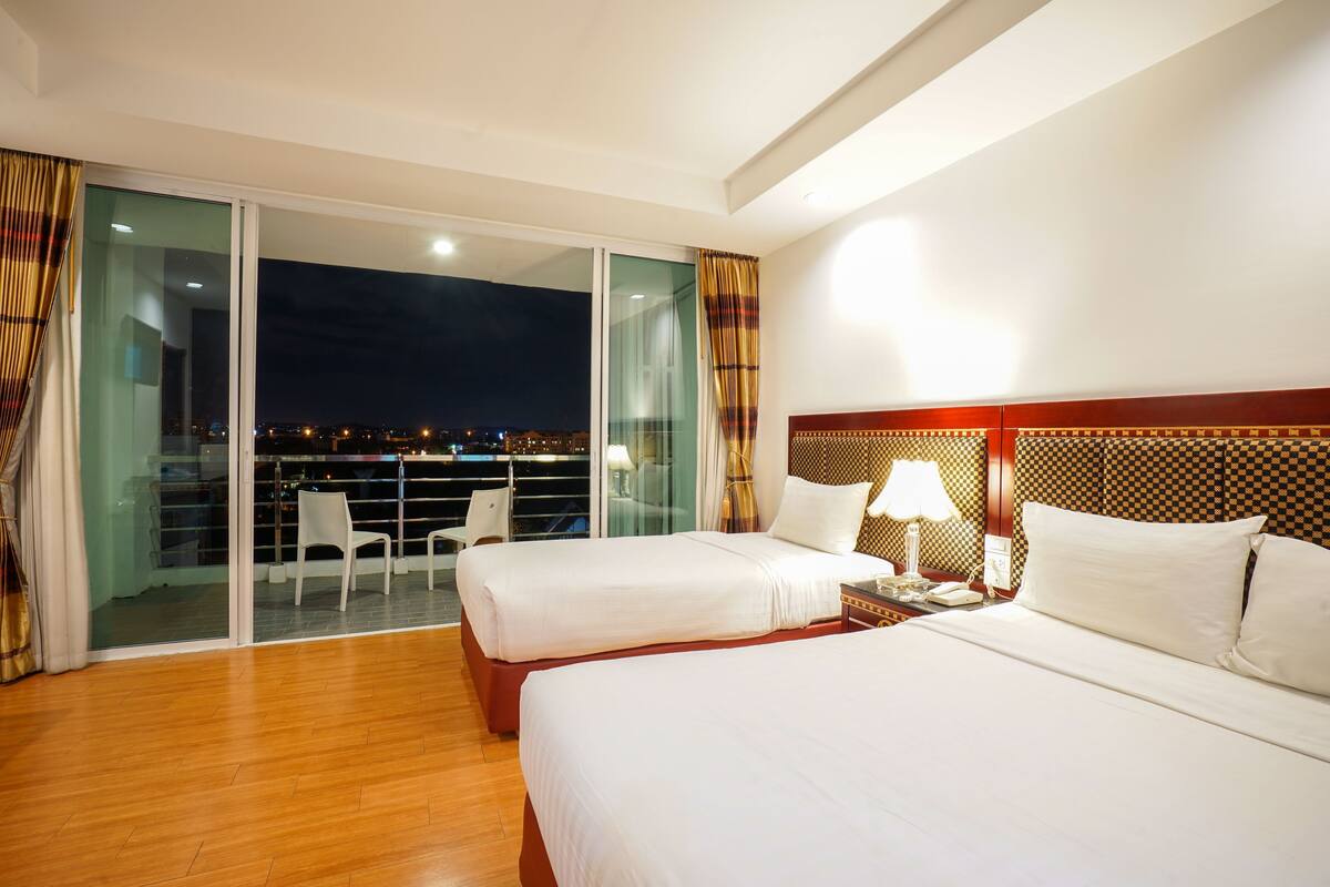 Coffre-fort, bureau, accès au Wi-Fi (inclus), literie fournie