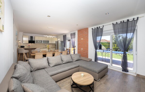 TV, fireplace, DVD player, table football
