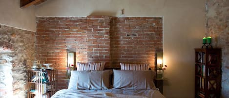 Standard Double Room, Vineyard View | Free WiFi, bed sheets