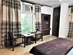Super Deluxe Room  - Hotel Sunshine Park (Ghaziabad)