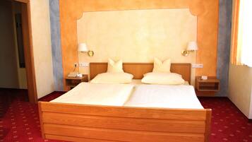 1 slaapkamer, een bureau, reisbedje, wifi