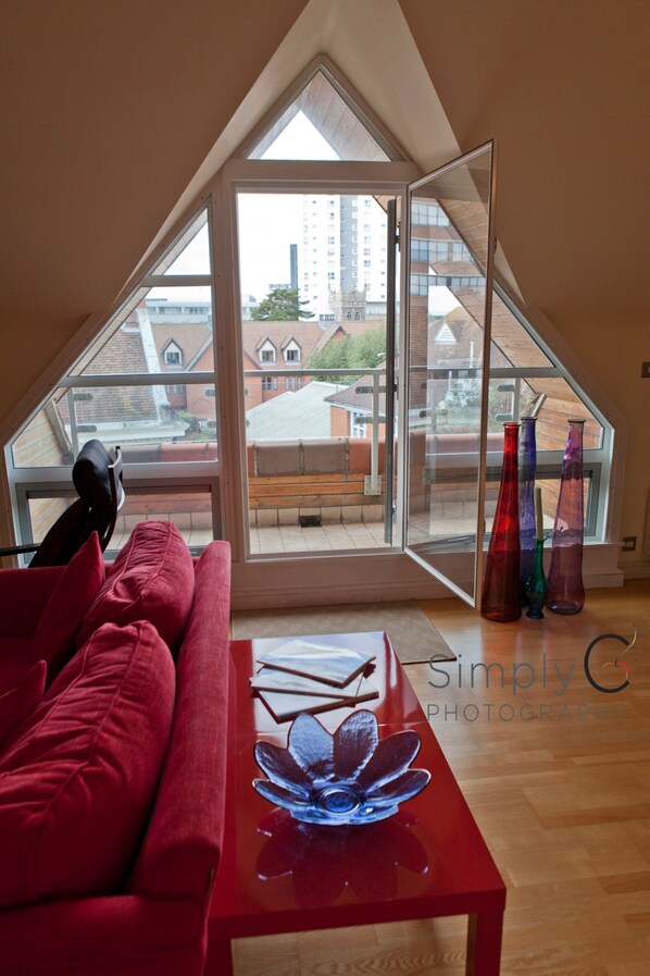 Apartment, 2 Bedrooms (Penthouse ) | Living area | 42-inch flat-screen TV with digital channels, TV - Toothbrush Apartments - Central Ipswich (Ipswich)