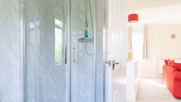 Comfort Apartment, 1 Bedroom, City View | Bathroom shower