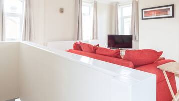 Comfort Apartment, 1 Bedroom, City View | Living area | 42-inch flat-screen TV with digital channels, TV, Netflix